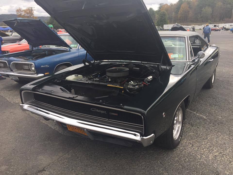 jacdurac:  ‘68 Charger, Barracuda, ‘72 ‘cuda, ‘71 Dart Swinger