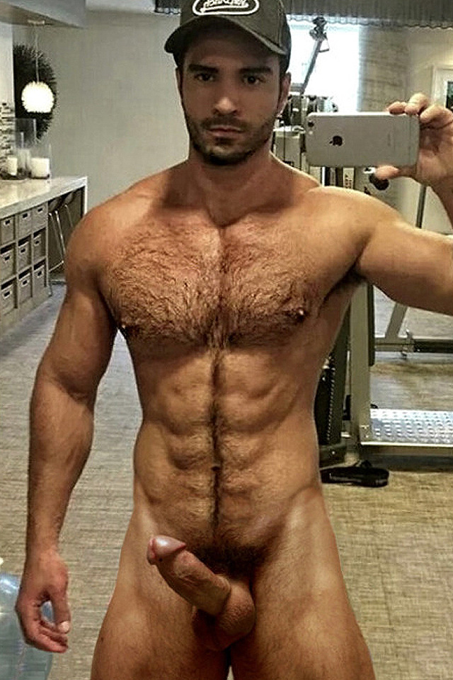 i-want-that-man:  Let’s do some cardio, bad boy! I WANT THAT MAN Tumblr | Twitter | Facebook
