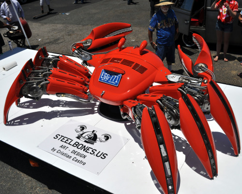 sixpenceee:  A giant crab made from VW bug parts. Posted by GallowBoob 