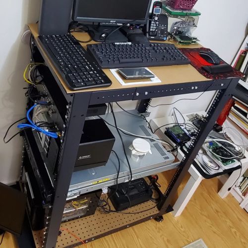 I bought a used server. IBM X3650 M4. It was from a local shop and replacing a very old computer from our PX1 days.
(I have transferred all our old mC scripts over to this thing, so she can continue existing on a #Proxmox virtual machine. I almost...