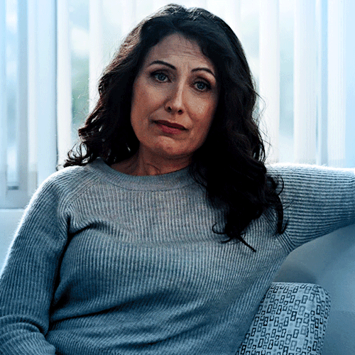 lonestardaily: Lisa Edelstein as Gwyneth Morgan9-1-1: Lone Star S03E18 | “A Bright and Cloudless Mor