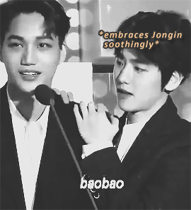 A Hyper Baekhyun Comforting An Emotional Jongin After Exo Won The Daesang Award [x]