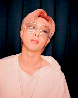 Bighit CLOSE THE PHOTOBOOTHS!!!