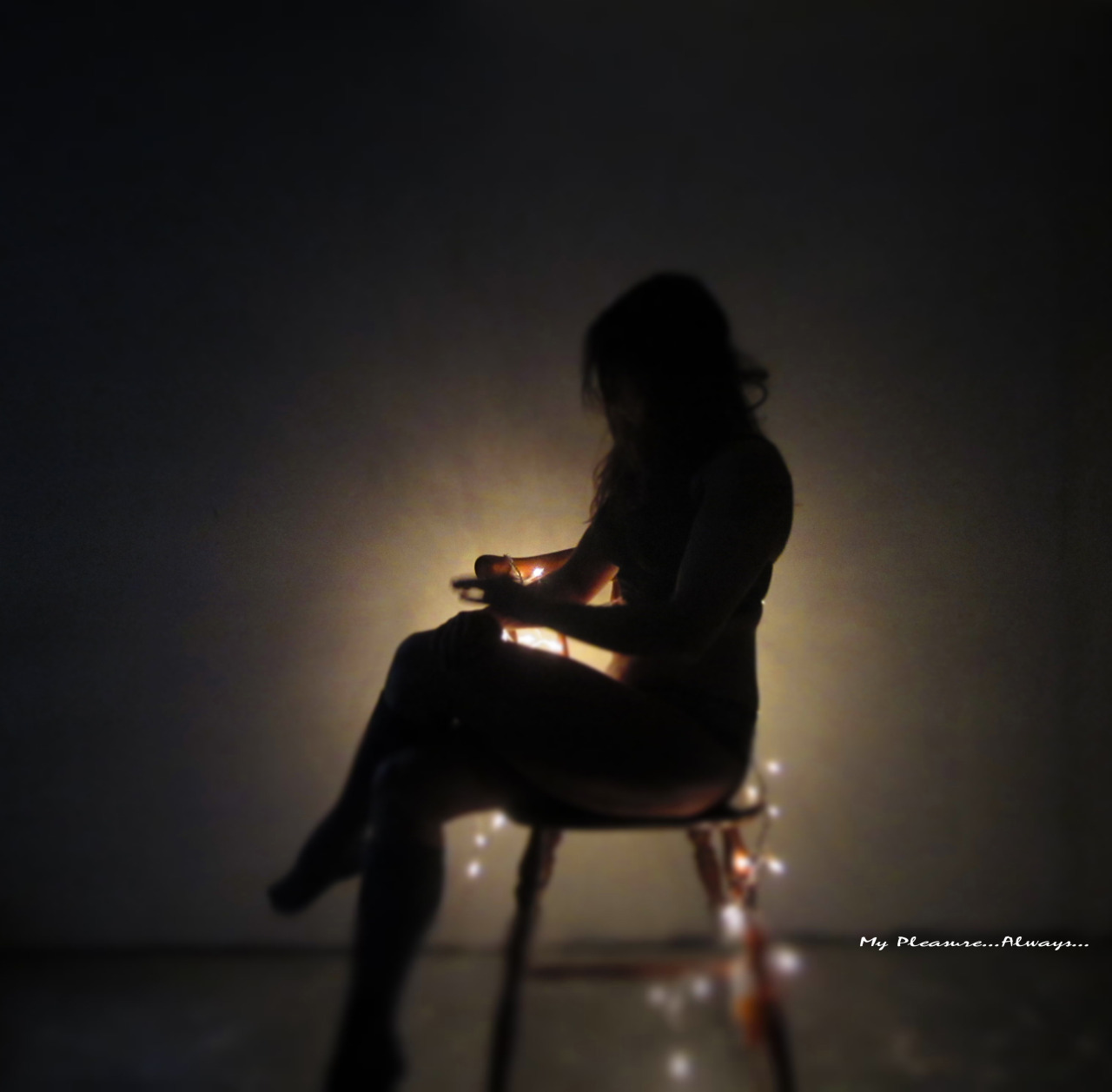 asleepylioness:  mypleasurealways:  Light it up baby. Kiddo’s on nap….I get a