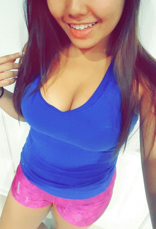 horniests: 19, Filipina girl from NJ. Horny 24/7.crazybitchontop