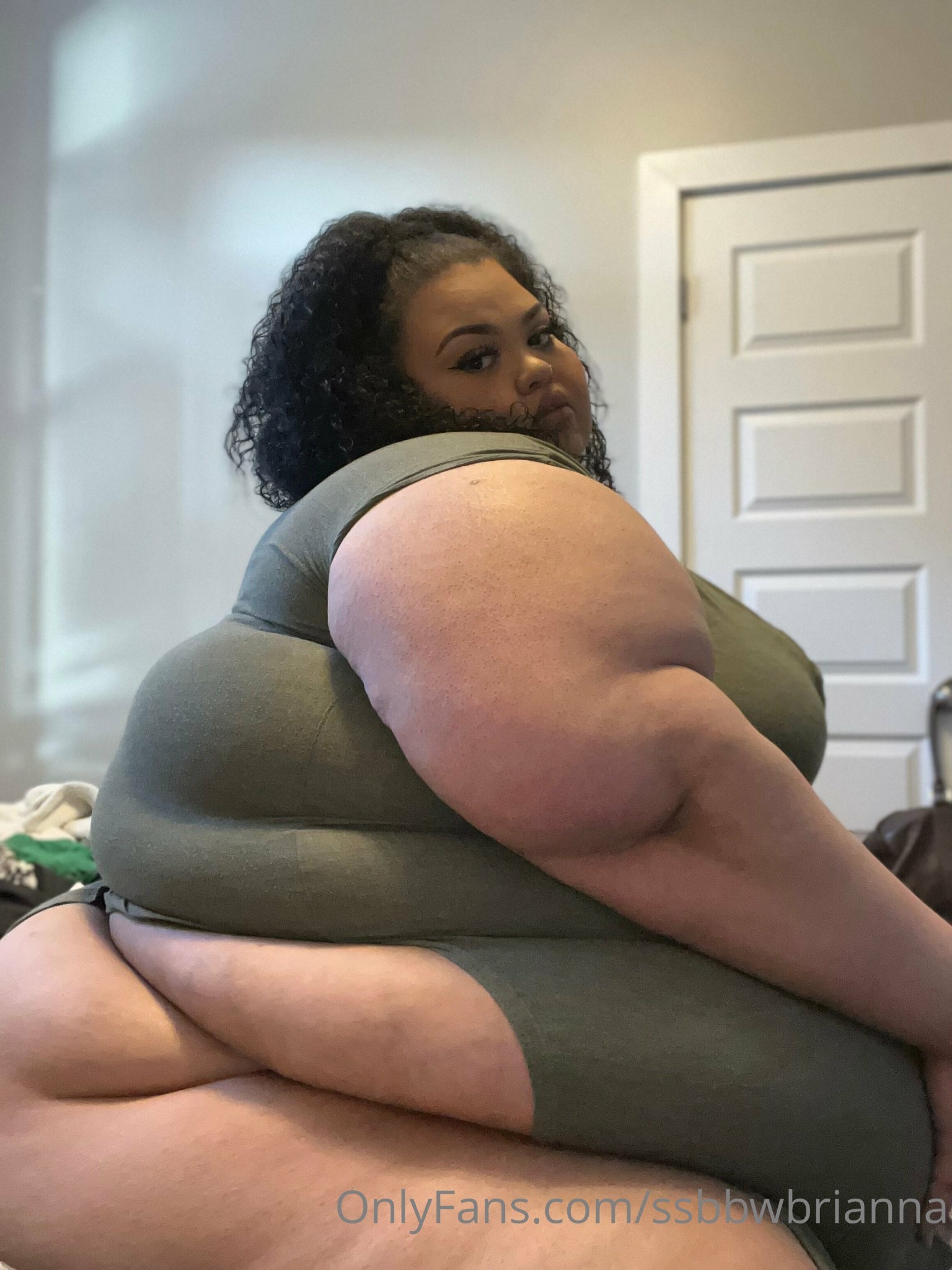 Sex onlyfats723:Ssbbw Brianna spilling out of pictures