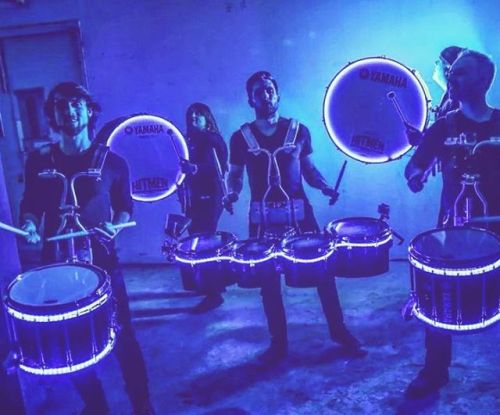 What an INSANE show featuring the newly glowing #leddrums for @HitmenDrumline at @DudeBox!  This par