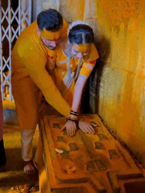 Post Wedding Rituals At The Jejuri Temple, Maharashtra 📍