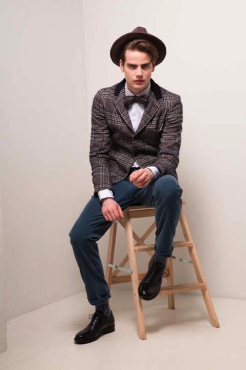 Royal Hem AW13 Lookbook
Another outstanding collection from Royal Hem, this time paying tribute to London’s Tweed Run. British elegance is combined with Italian tailoring and craftsmanship, to deliver a perfect blend of styles that carry on the...