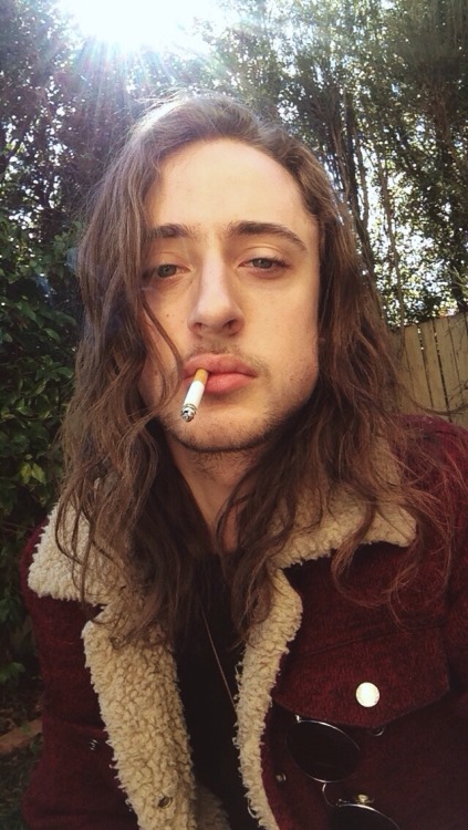 6nakegod:  A sleepy eyed winter series    luscious