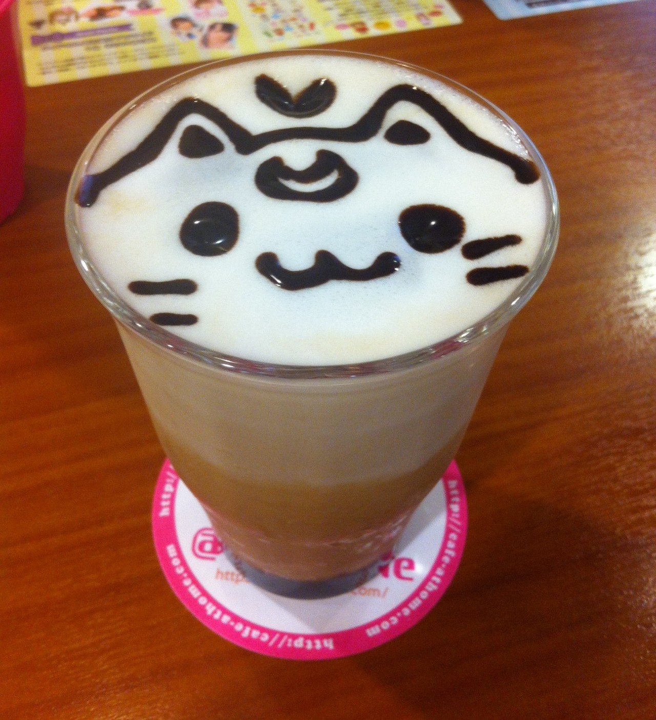 meowrisa:  My maid was called Luna so I asked her to draw Luna on my drink ^o^ 