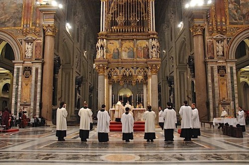 theraccolta:  Solemn Pontifical Mass celebrated in the Archbasilica of St. John Lateran by the Prefe