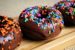 -foodporn:  Baked Chocolate Donuts Recipe