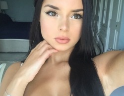 finofilipino:  La moza del día es Demi Rose.En