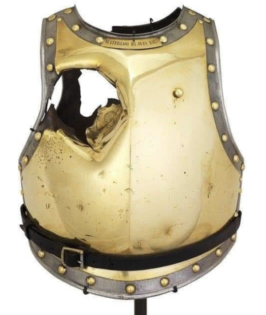 sixpenceee:This armour of an unfortunate 19 yo soldier of Napoleon’s army in the battle of Waterloo