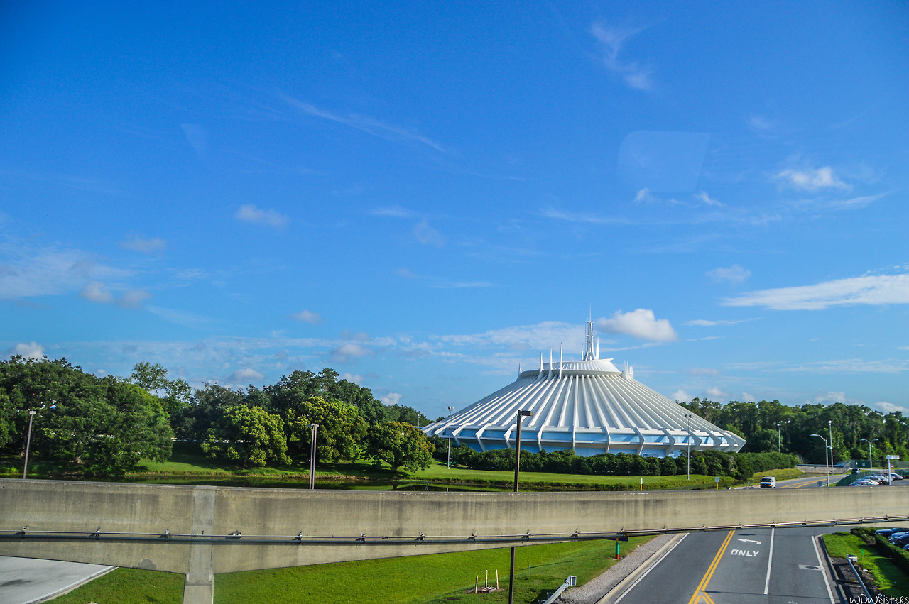 disneyworldsisters:
“ Space Mountain by WDWSisters
”