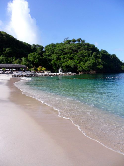 bountybeaches:  St Vincent & The Grenadines *** (photo via Buccament Bay Resort) Go: 1,000 Bount