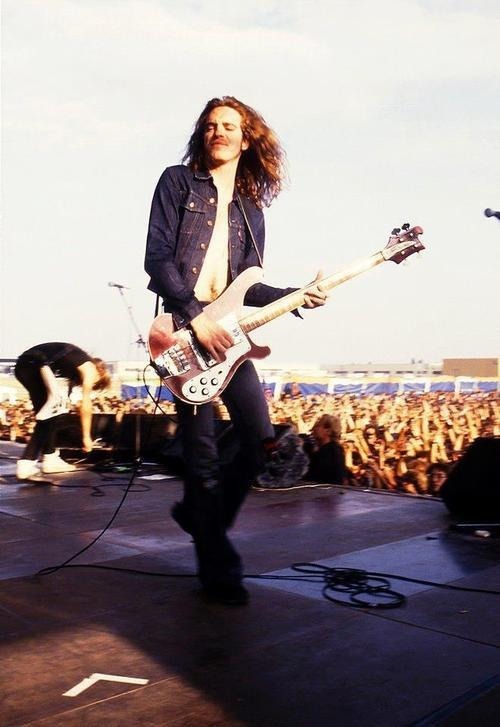 lovejohnpaulringogeorge:  Cliff Burton {02/10/1962 - 09/27/1986} 