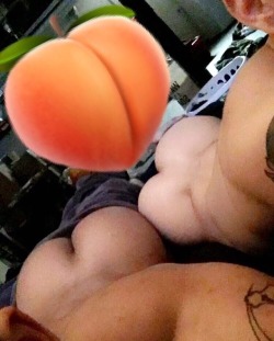 ocash91:  Different color and still yummy! 🍑🍑