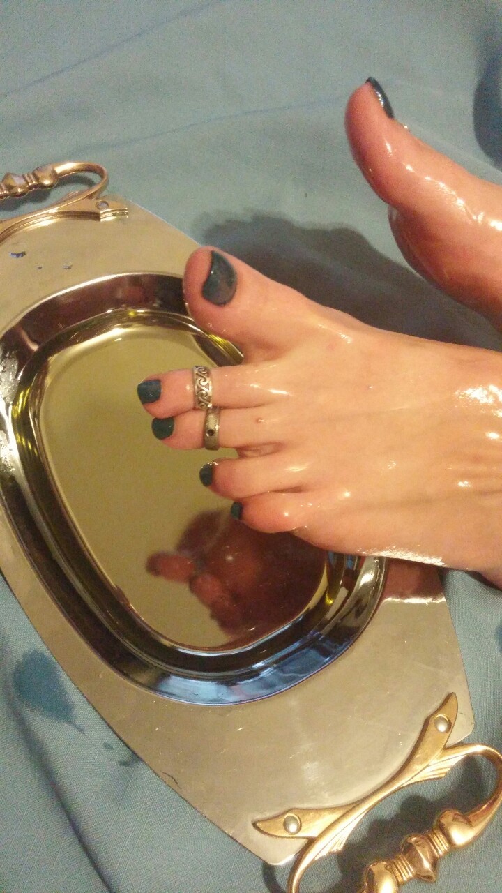 sweetcandytoes:  The Wet Look