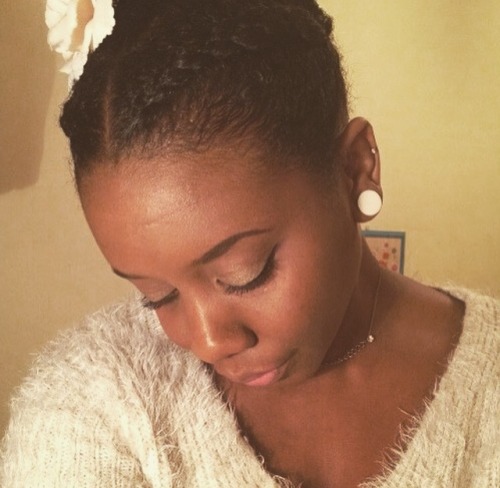 thatlupa:  feeling delicate. s/o to this melanin 🌸