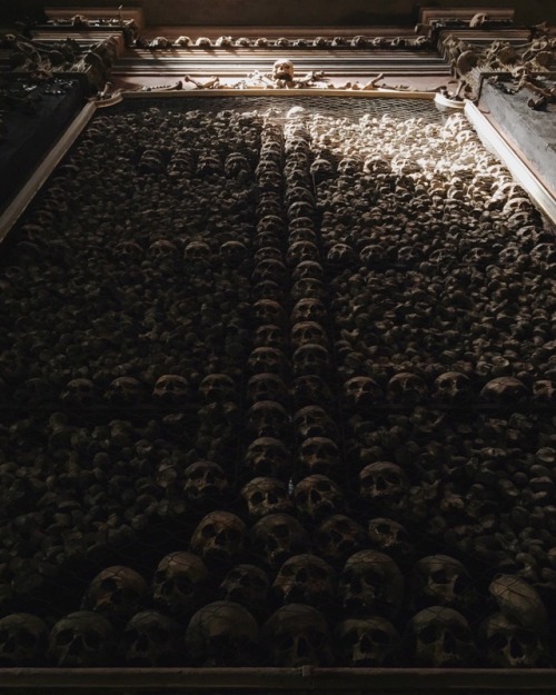nonalimmen: © Nona LimmenFacebook / InstagramThe ossuary of the church San Bernardino alle Ossa in