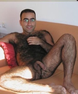 hairymenpix:  Hookup with a hot guy tonight: http://bit.ly/1Ovlwb6   OMG he is a dream of a man.  Physically ideal for what I like and want in a man - WOOF