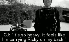 awwfuckno:  ☁ Changjo's legitimate comparisons:   ↪oxygen tank = Ricky's weight