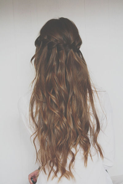 we-like-to-party-we-cant-stop:  pretty hair | via Tumblr on We Heart Ithttp://weheartit.com/entry/74145225/via/SkyeFly1