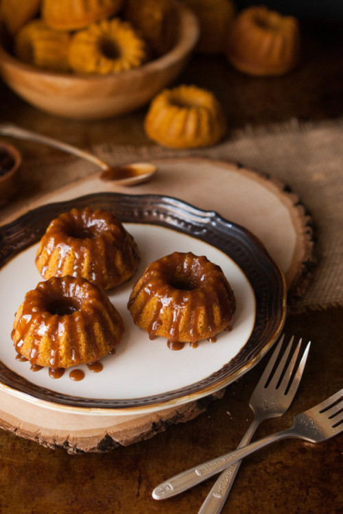 magicalfoodtime:(via Browned Butter Caramel Pumpkin Spice Mini Bundt Cakes - The Kitchen McCabe)