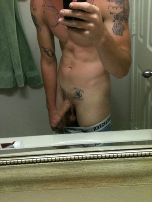 brotherbro:  thecircumcisedmaleobsession:  19 year old straight hottie from Anna, TX  http://brotherbro.tumblr.com/ 