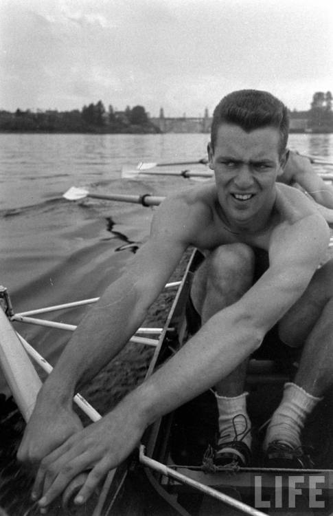 Rowing at the University of Washington(J.R. Eyerman. 1949)