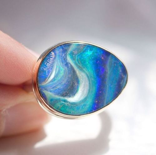 Yet another beautiful Opal piece by @jamiejoseph1 via @newtwiststore///// www.instagram.com/minerali