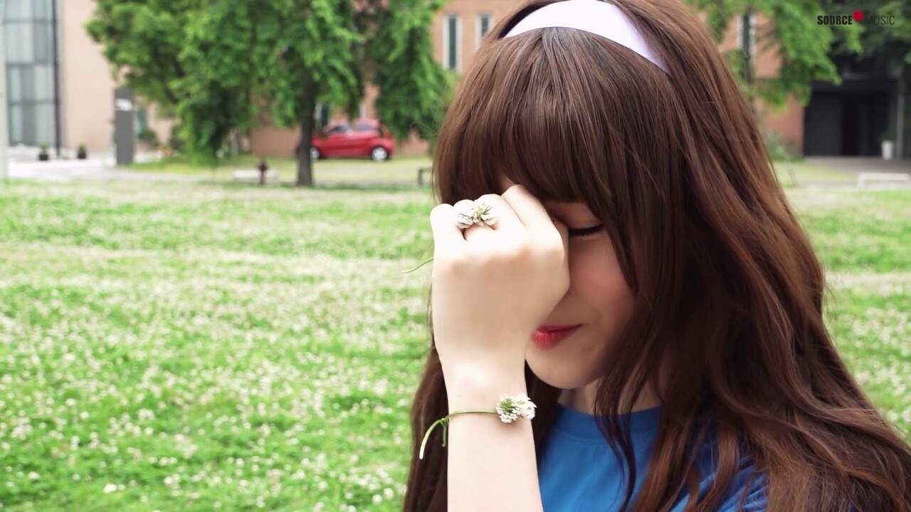 mooooosa:  I can’t believe Eunha proposed to 2 people in less than a minute