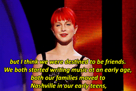 p0punker:Hayley Williams presenting an award to Taylor Swift at the 2010 CMT Artist of the Year Awar