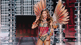 loveangelvs:    Nomadic Adventure Section #VSFashionShow.  