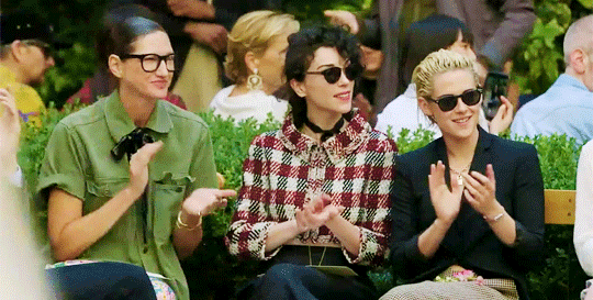 radkristen:Kristen Stewart at the Vogue Creative Final Fashion Show (x)