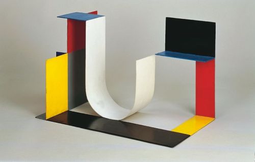 insolvent-architect:  Spatial Composition #4, 1929, painted steel, 40 x 64 x 40 cm by Katarzyna Kobr