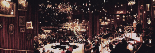 putawaythefairytales:musical theatre challenge: [½] sets ► natasha, pierre & the great comet of 