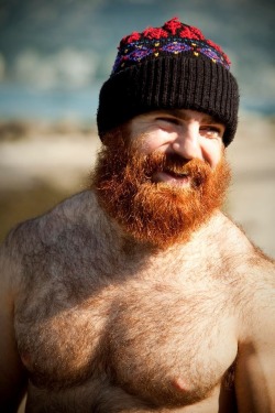 OMG he is so dam hairy, sexy, muscular and