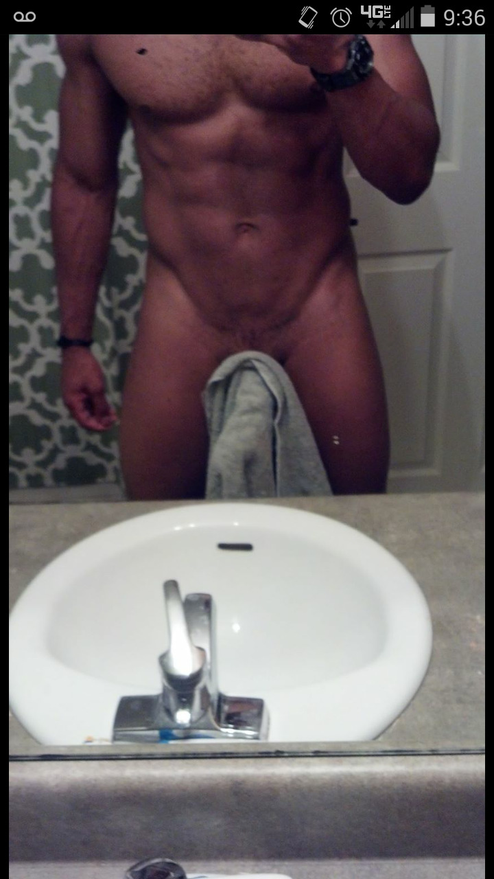 therealhoodfreak:  I know we saw him….but here are a few extras of David!  Hott