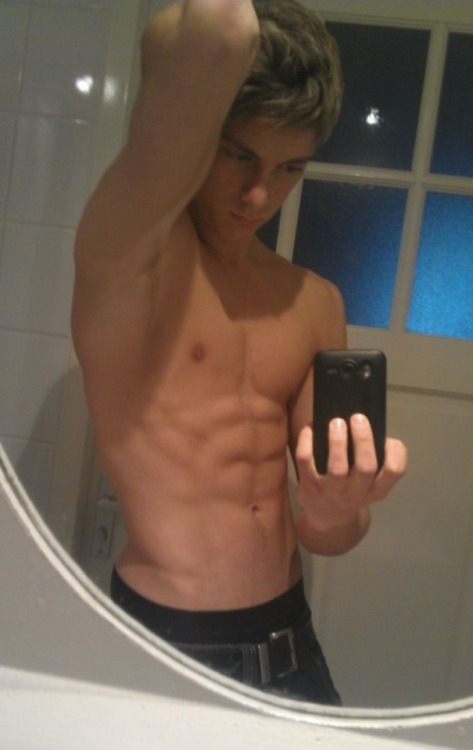 waistbandboy:  Selfie 