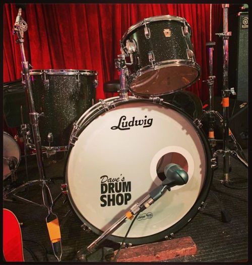 HUGE thanks to @davesdrums for providing us with a beautiful new black sparkle @ludwigdrumshq backli
