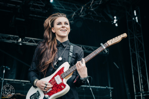 quality-band-photography:PVRIS by Ashlea BeaVia Flickr:Slam Dunk North 2015Shot for Punktastic