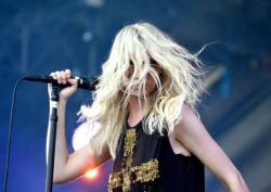 Momsen-News:  Taylor Momsen Of The Pretty Reckless Performing At Iheartradio