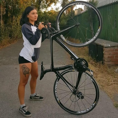 fixiegirls:Repost from @pinc.panter felizz❤