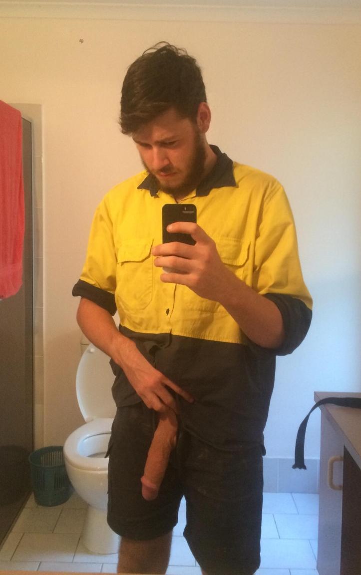 smileyouroncamerablog:  Boardies /Shorts