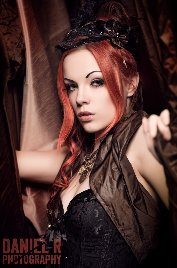 tits-tats-n-tutus:  Model: Zara Axeronias 