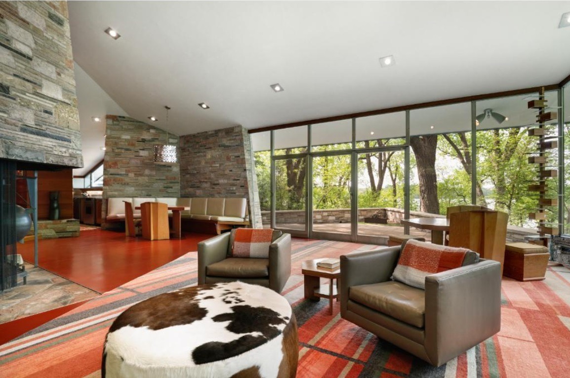 stuffaboutminneapolis:  Wanna buy this historic Frank Lloyd Wright house overlooking