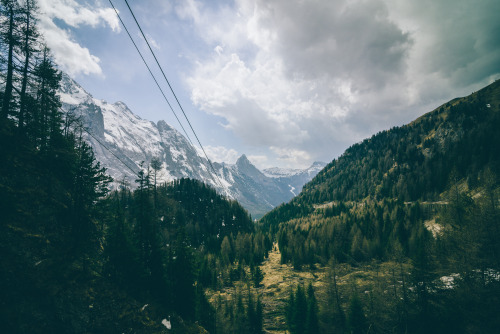 sitoutside:  by snappedbyjc